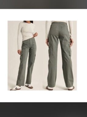 Abercrombie Women’s Relaxed Cargo Pant
